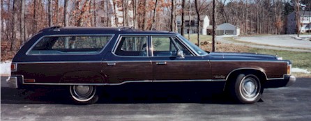 1974_Chrysler_TownCountry2.jpg